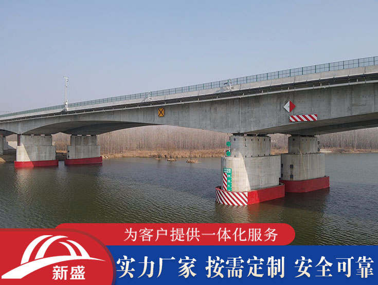 自浮式防撞設(shè)施 鋼覆復(fù)合材料橋梁防撞 橋墩防護(hù)專(zhuān)用 耐腐蝕全規(guī)格 