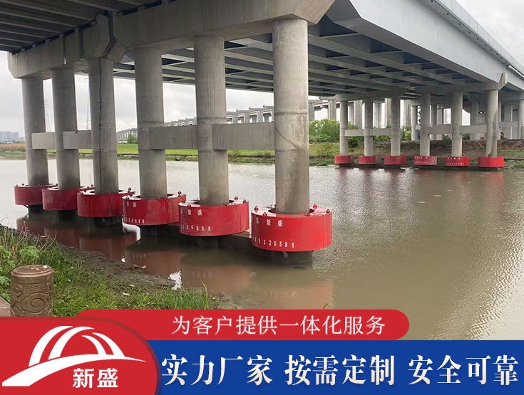 橋梁防撞護(hù)舷 自浮式鋼覆復(fù)合材料防撞設(shè)施 浮動(dòng)式防船撞設(shè)備